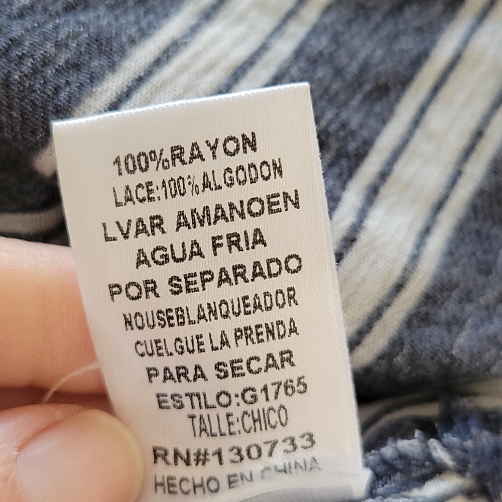 Umgee Striped Button Down Size Small - image 6